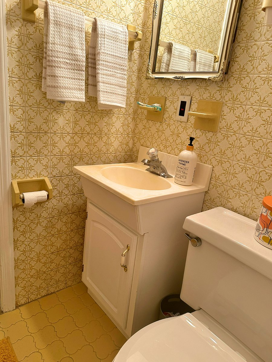 full bathroom at end of hallway
not pictured: starter kit of toiletries