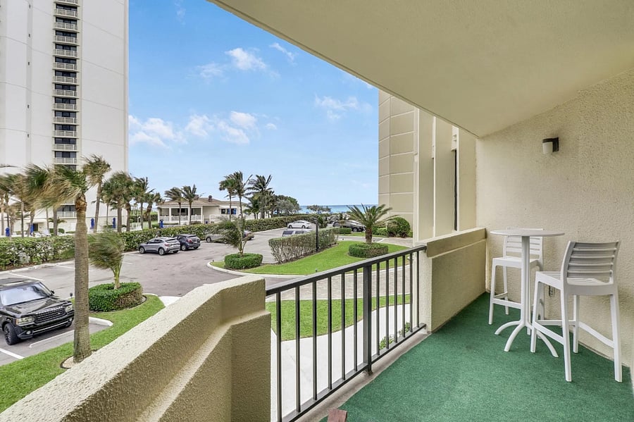 Curated visual reference: Visual Reference: Breezy Beach Haven In Riviera Beach Upscale 2Br Condo With