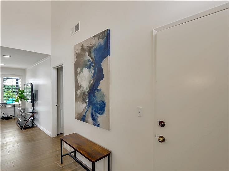 Furnished Finder property 737320_1 photo 5