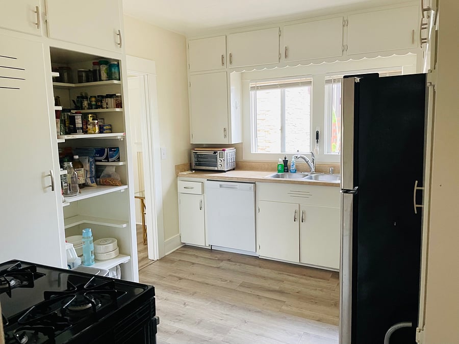Spacious kitchen fully equipped , bright and Cousy