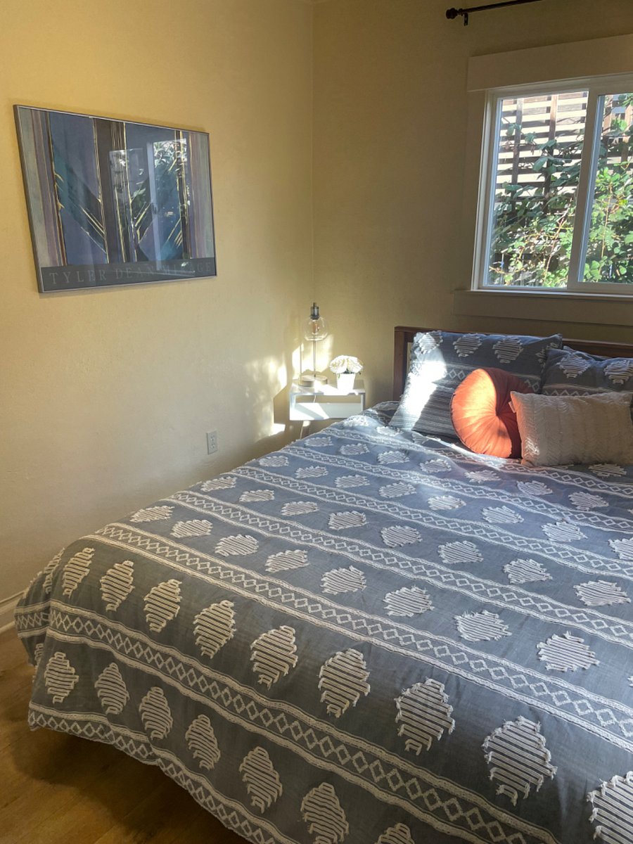 Bedroom 1 Queen sized bed