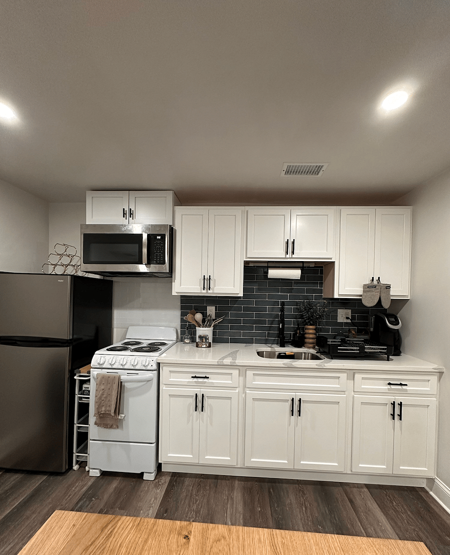 full kitchen view