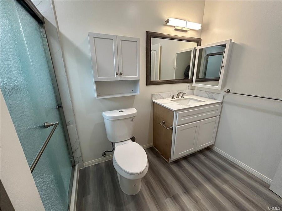 Upgraded bathroom & fixtures.
Shower includes hand rails for safety.