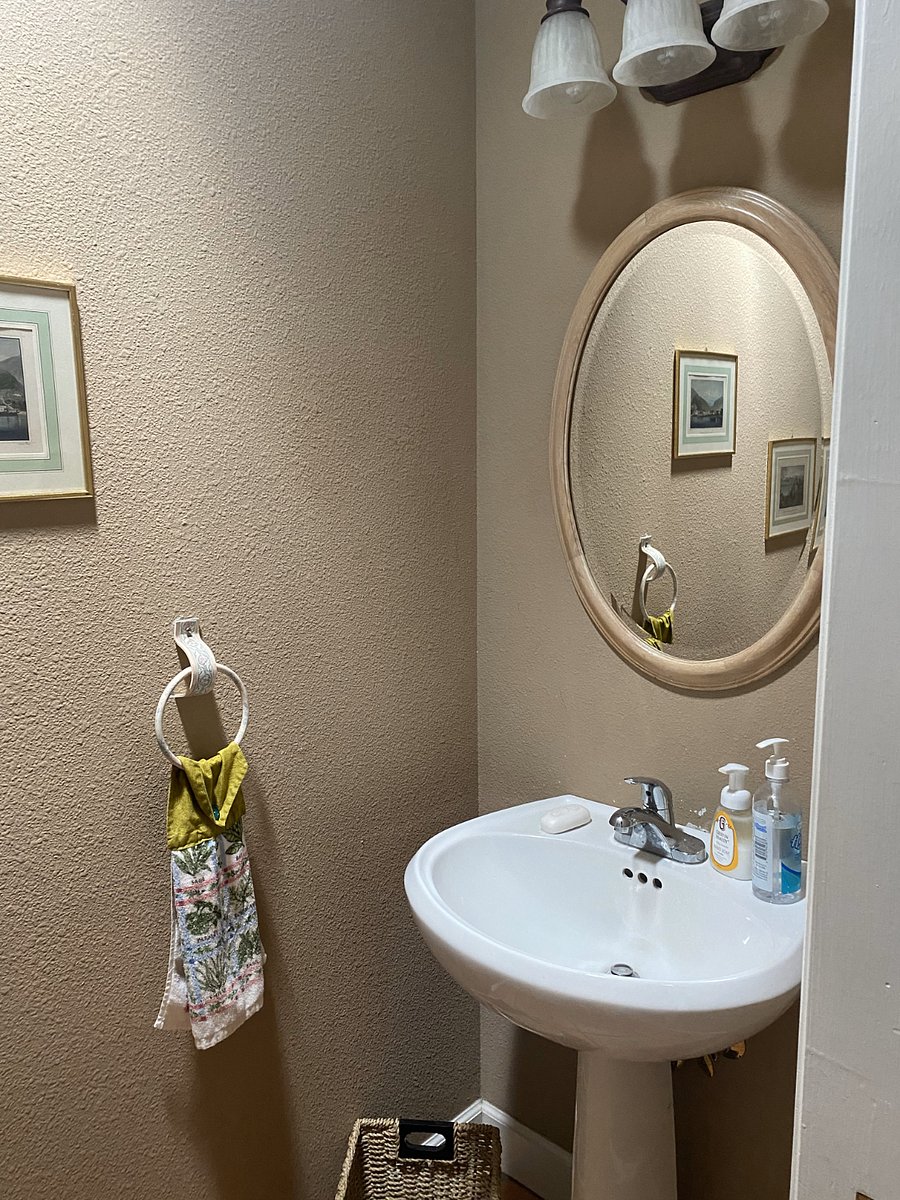 1/2 bathroom in common area