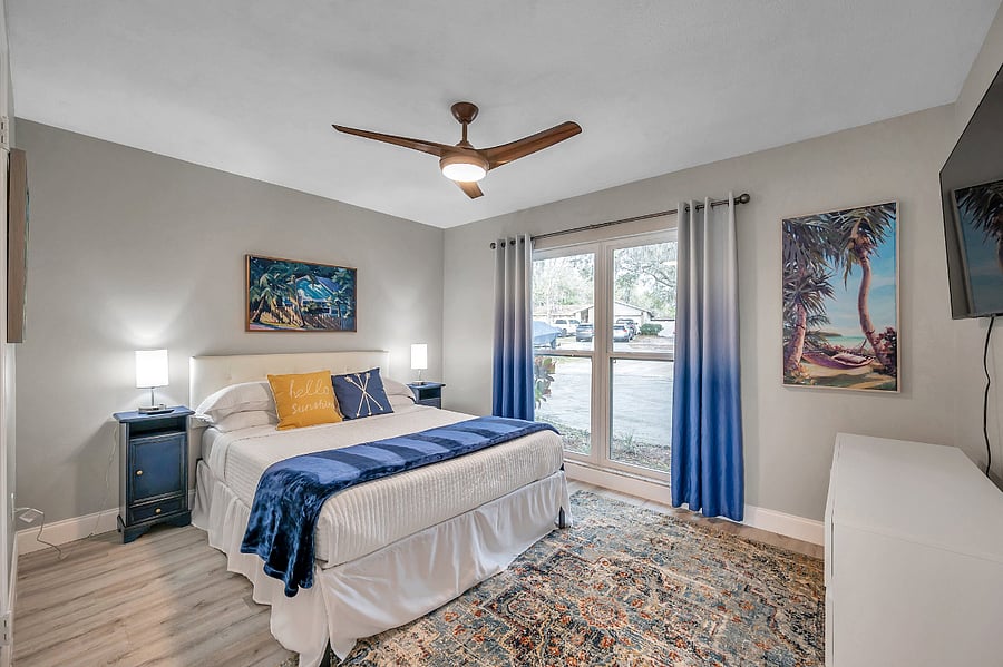 Bedroom 2 w/ Queen Bed.