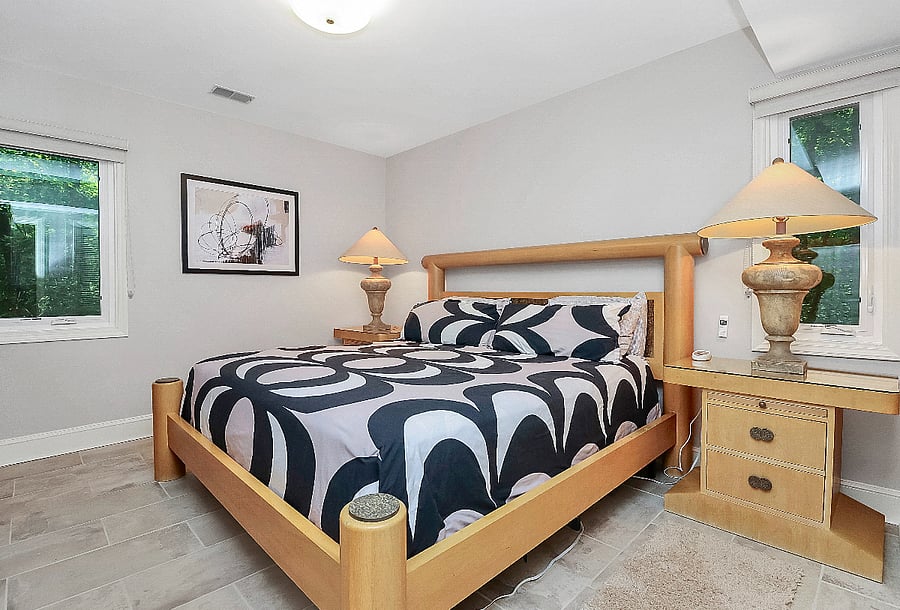 King size bed