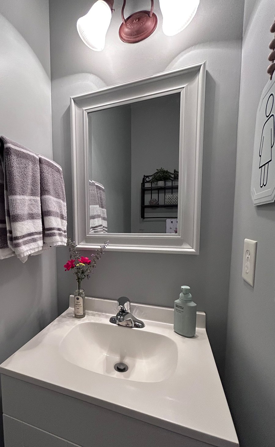 Guest bathroom downstairs.
