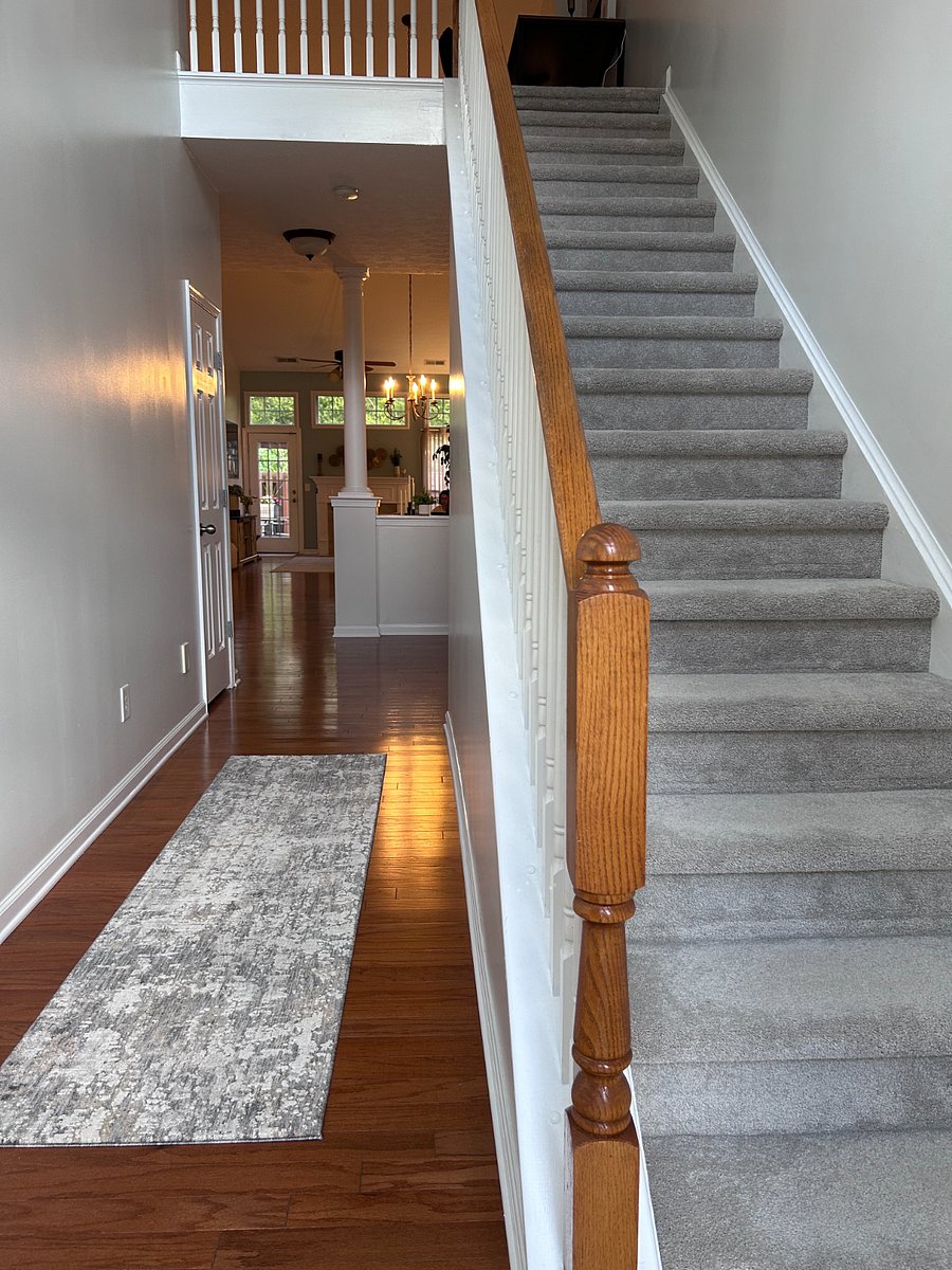 Grand, vaulted ceiling entry