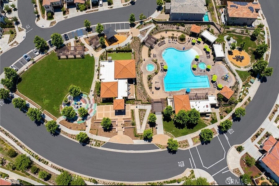 Resort Style amenities