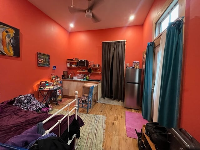 Kitchenette and Daybed