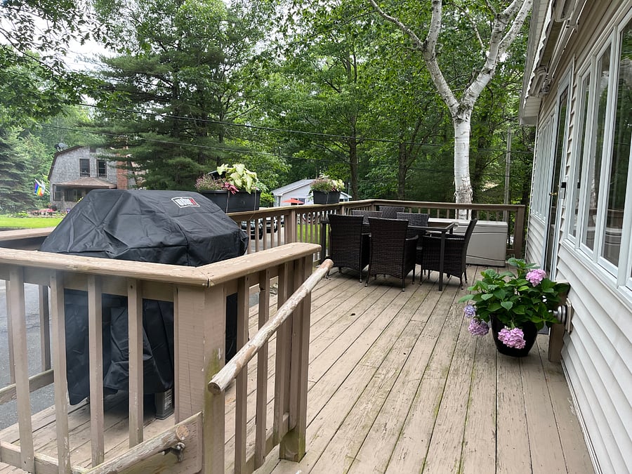 Grilling/eating area on deck