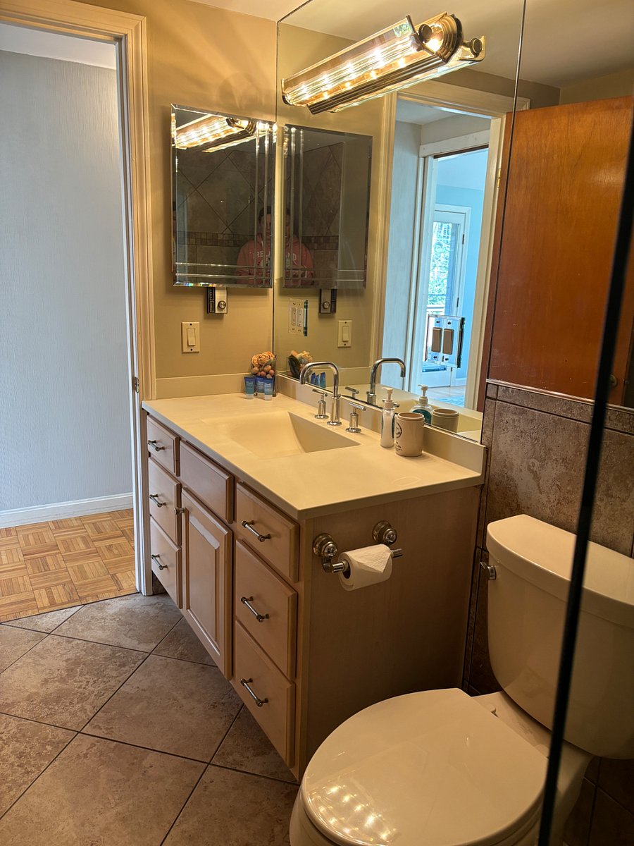 Upstairs bathroom