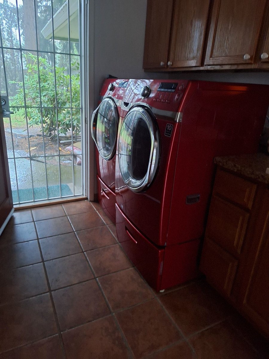 door to back yard from Laundry room