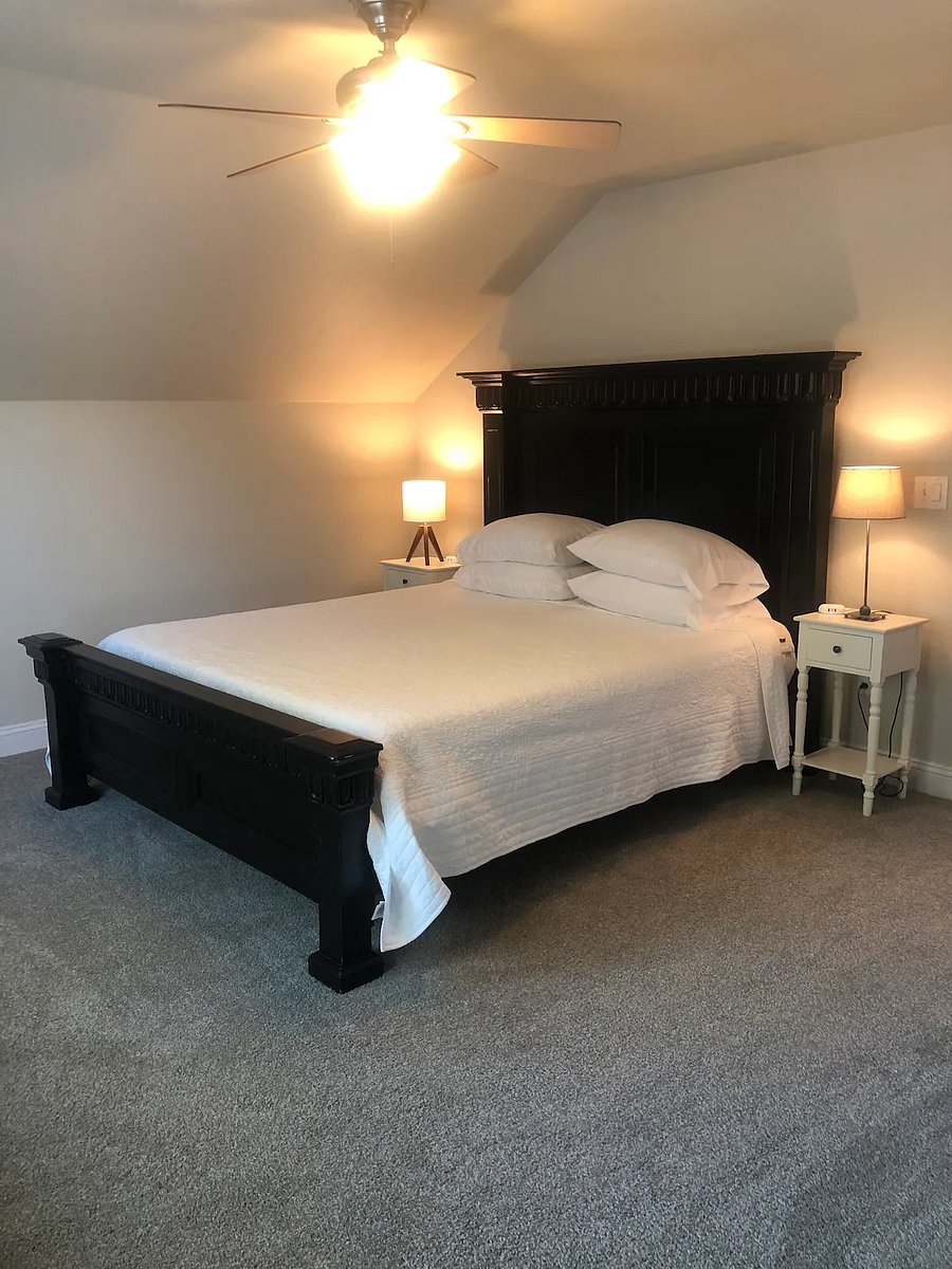 Upstairs King