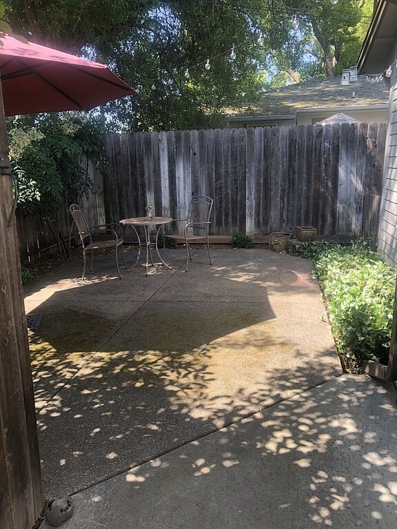 Front fenced Courtyard