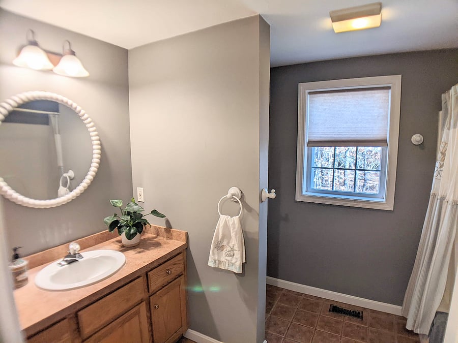 First floor full bathroom w/shower&tub
