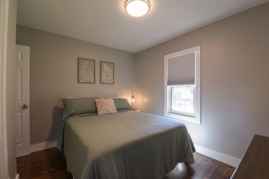 3rd bedroom (queen)