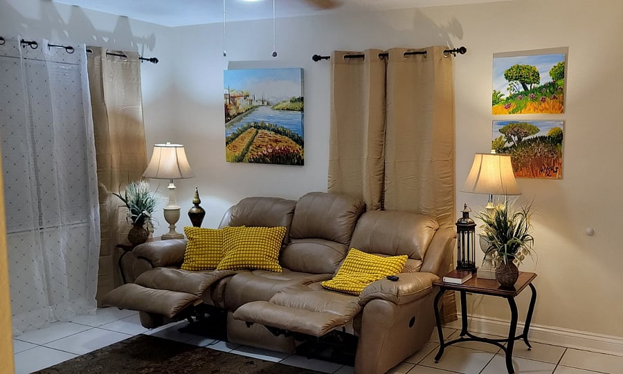 Functional layout with seating suitable for relaxing or working from home.