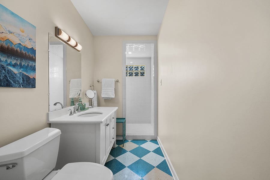 Side 1: bathroom