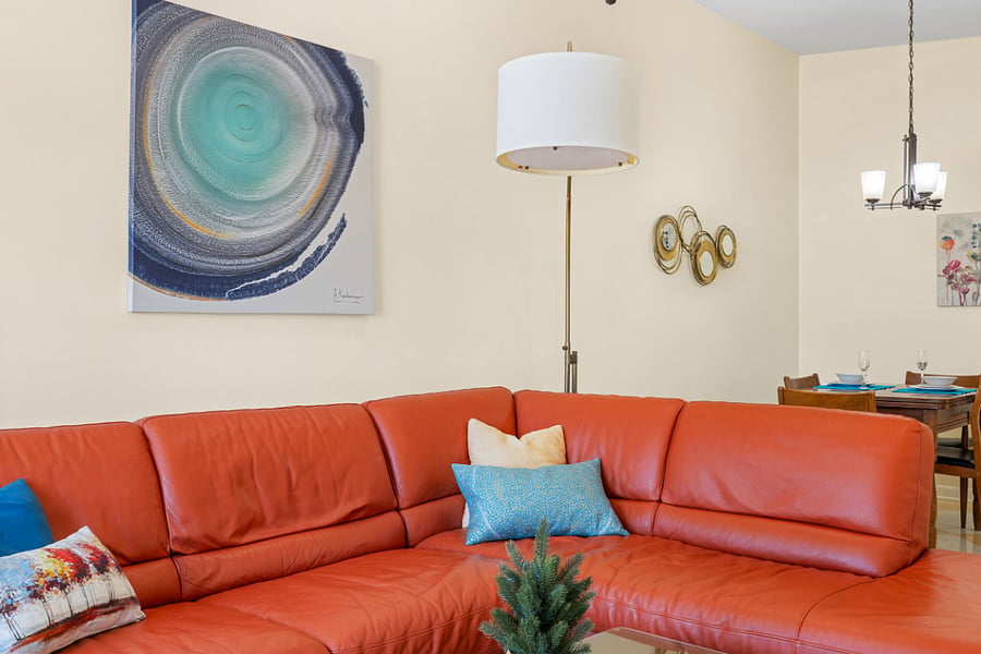 Side 2: Living room