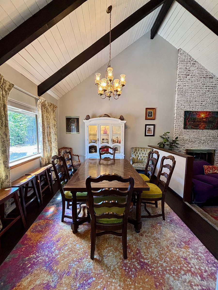 Dining room connected to the kitchen and 2nd living room.