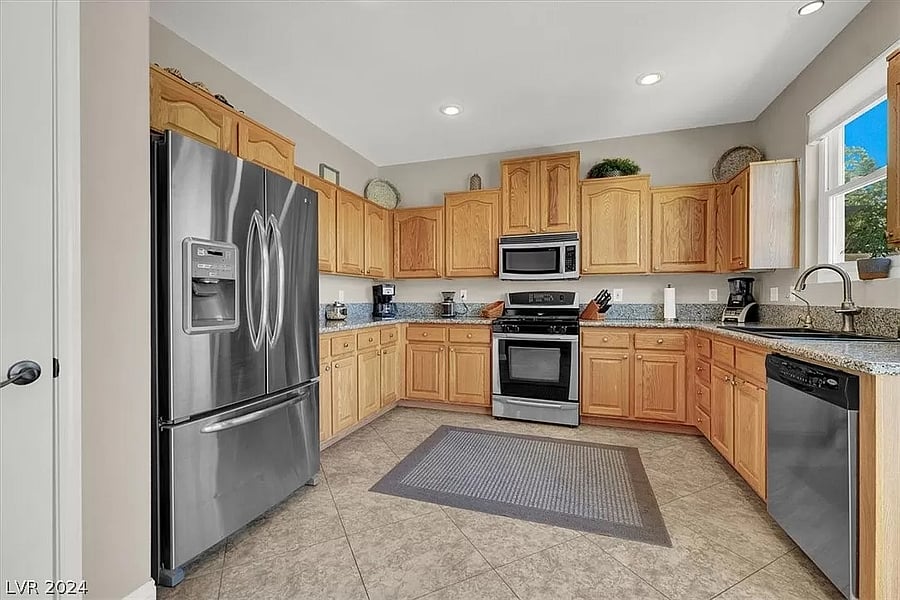 Furnished Finder property 738408_1 photo 4