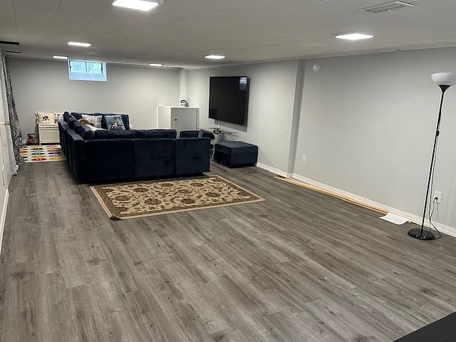 Basement Huge Living Rm fr Gym Area