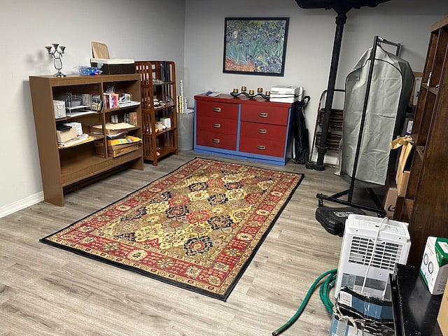 Office & Storage fr Desk Area to Rear