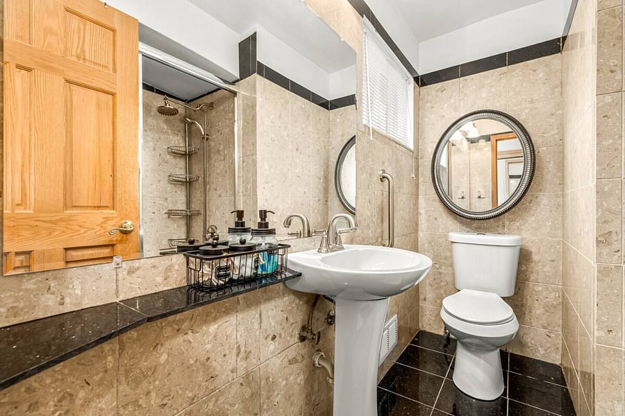 Full Bathroom 2 w Jacuzzi bath