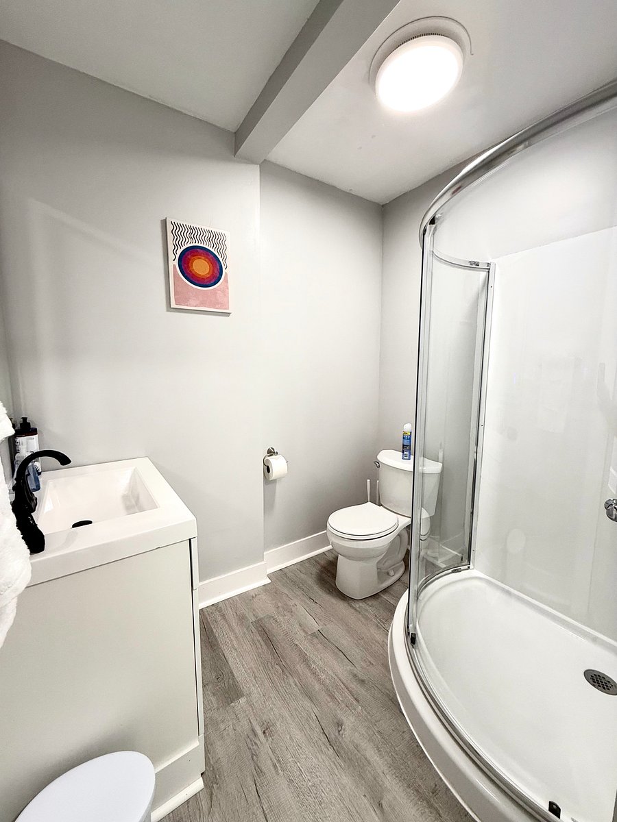 The bathroom features various fun light settings, allowing you to customize the lighting to create the perfect atmosphere for any moment.