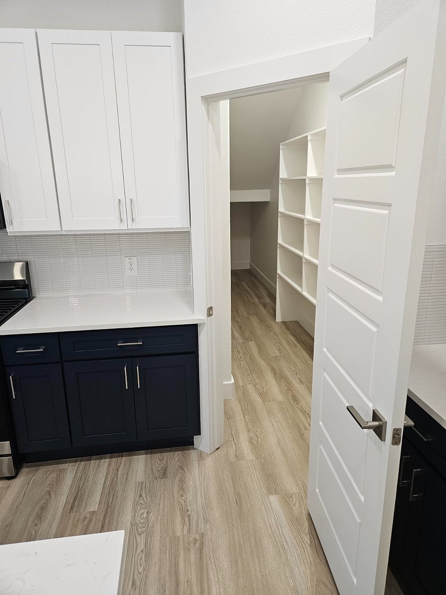 Huge pantry!