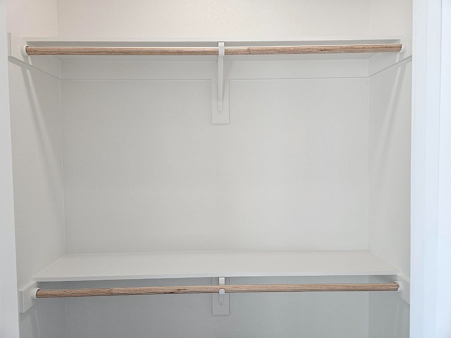 Closet double twin bedroom (or king)