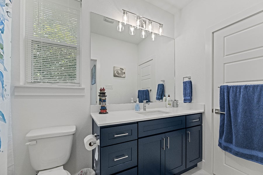 Bathroom accessible from both bedrooms (Jack and Jill bathroom)