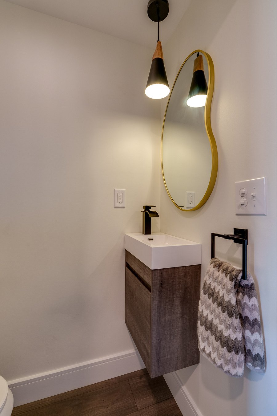 1/2 Bath on 1st level