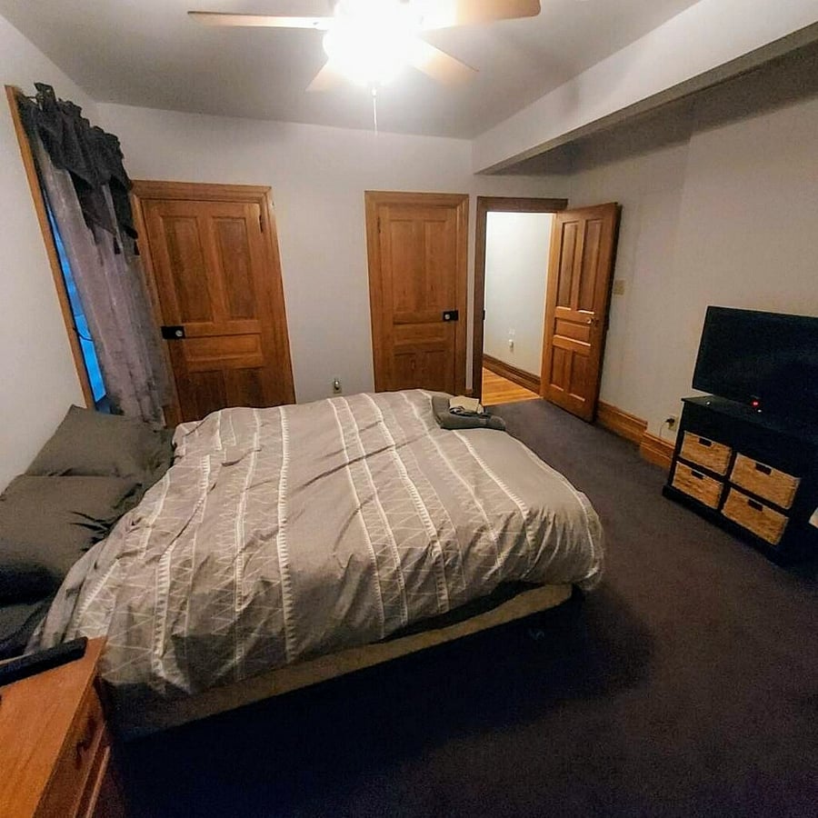 Private Bedroom with queen bed