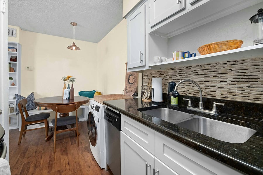 Furnished Finder property 738677_1 photo 11