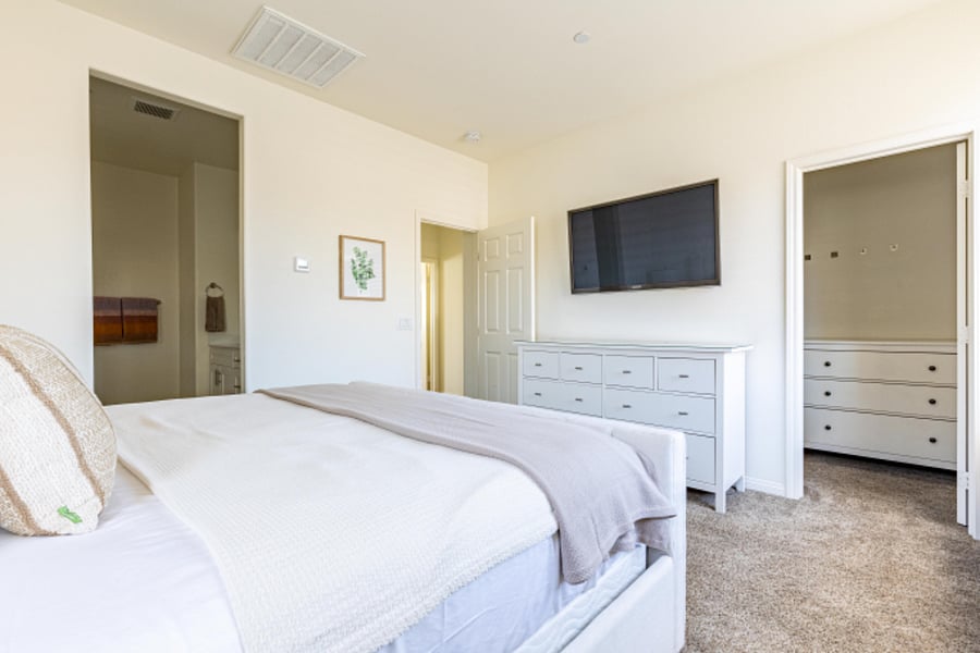 Furnished Finder property 738700_1 photo 17