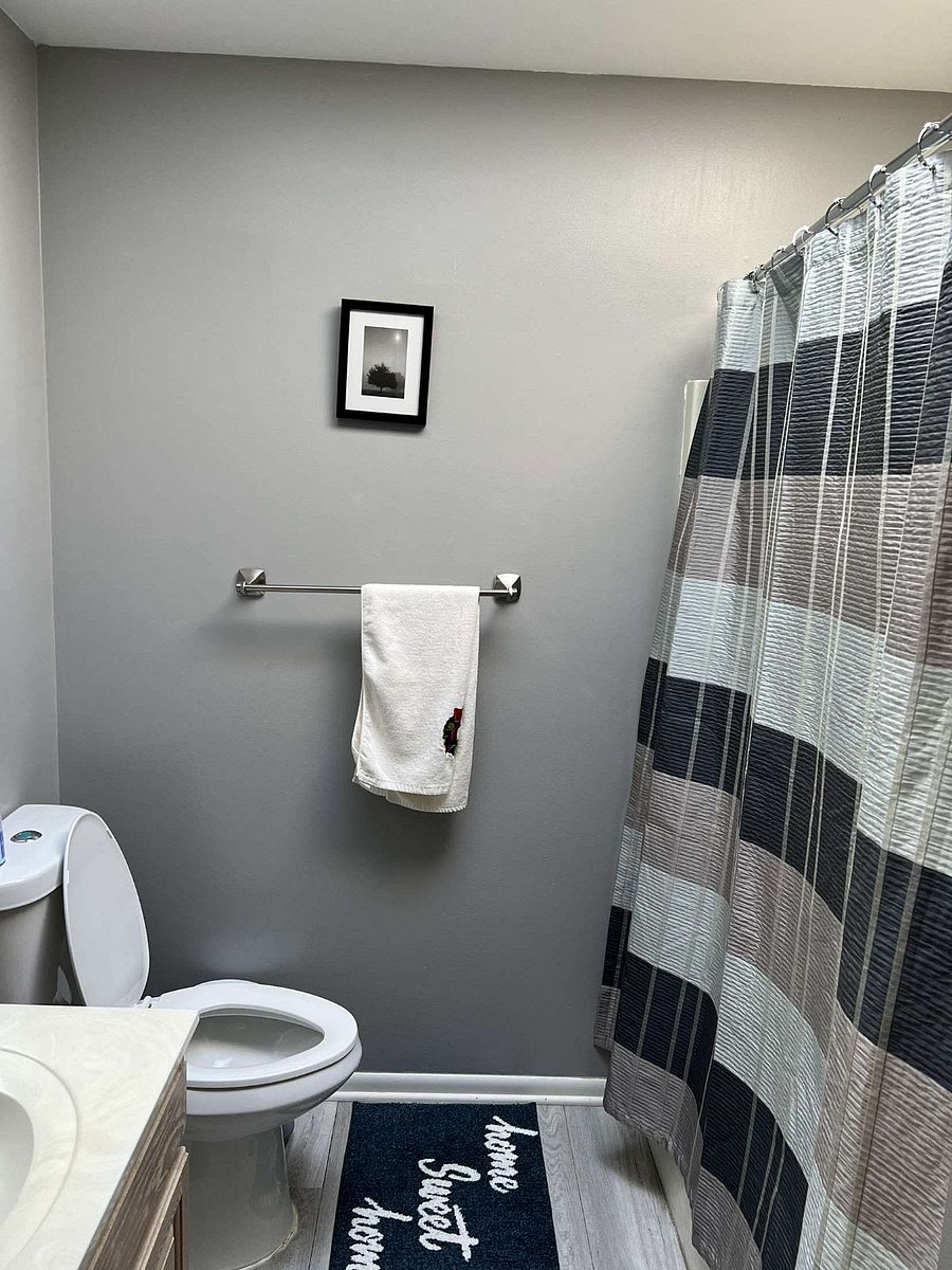 Shared Upstairs Bathroom