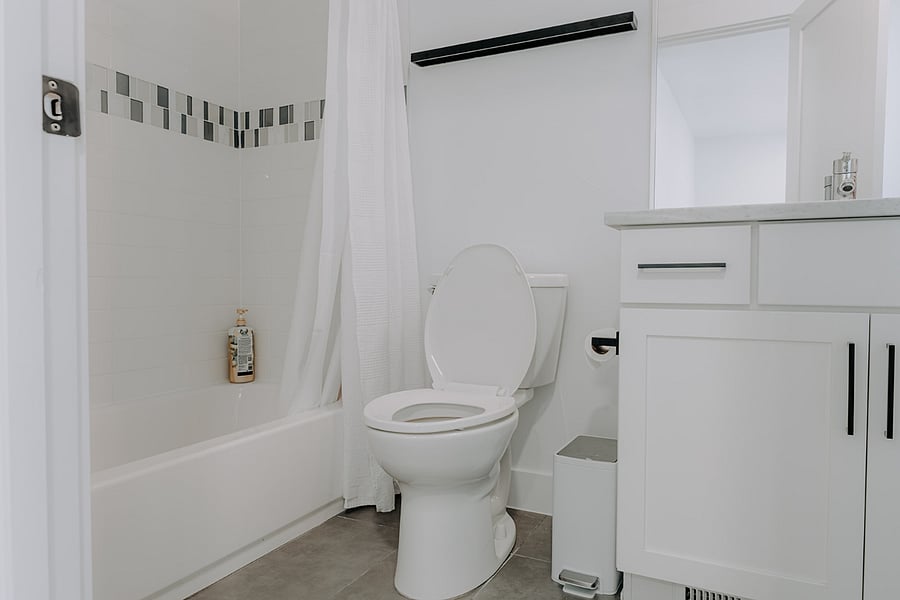 Bath 2 - Ensuite