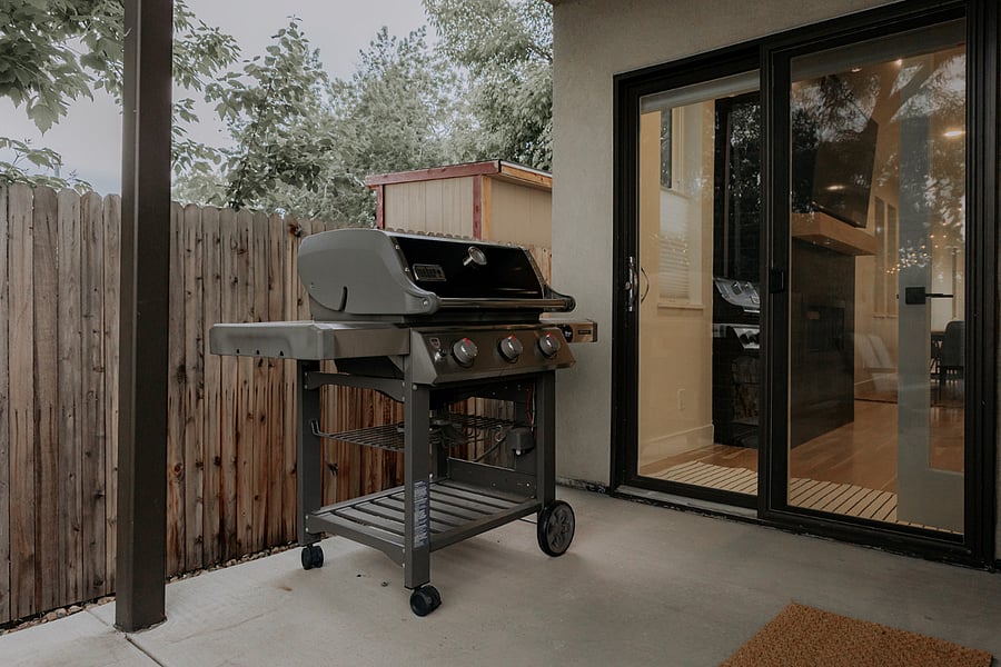 Backyard Grill - Natural Gas, no tank refilling!