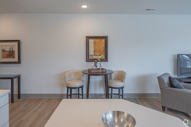Furnished Finder property 738857_2 photo 5