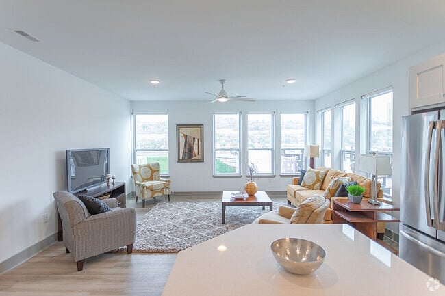 Furnished Finder property 738857_2 photo 9