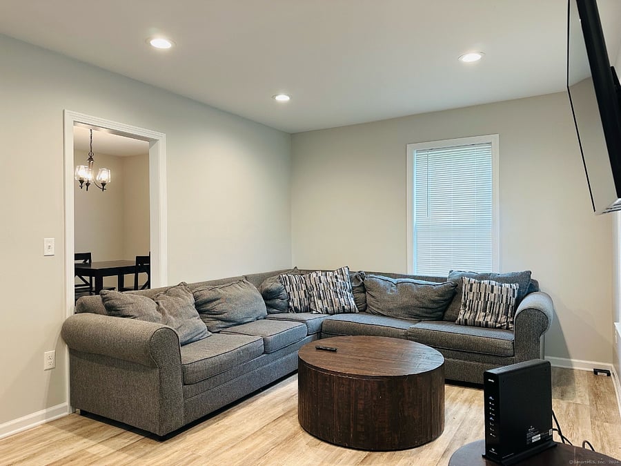 Furnished Finder property 738874_1 photo 9