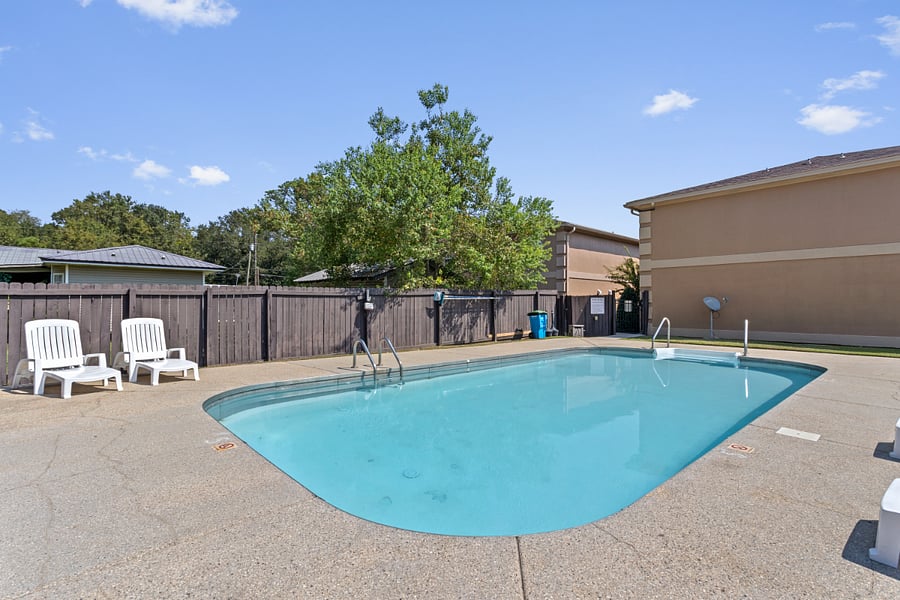 Furnished Finder property 738886_3 photo 32