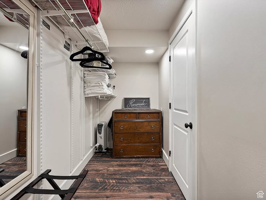Bedroom #1 - walk-in closet