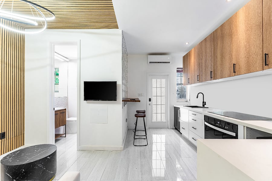 Full Kitchen
