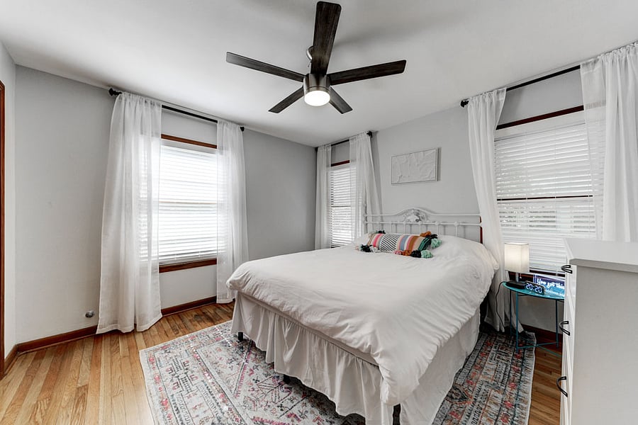 2nd bedroom - also very large w/ white duvet and Queen bed
