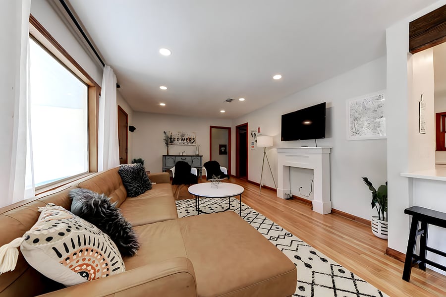 Living room w/ Real Leather so easy to clean and dureable