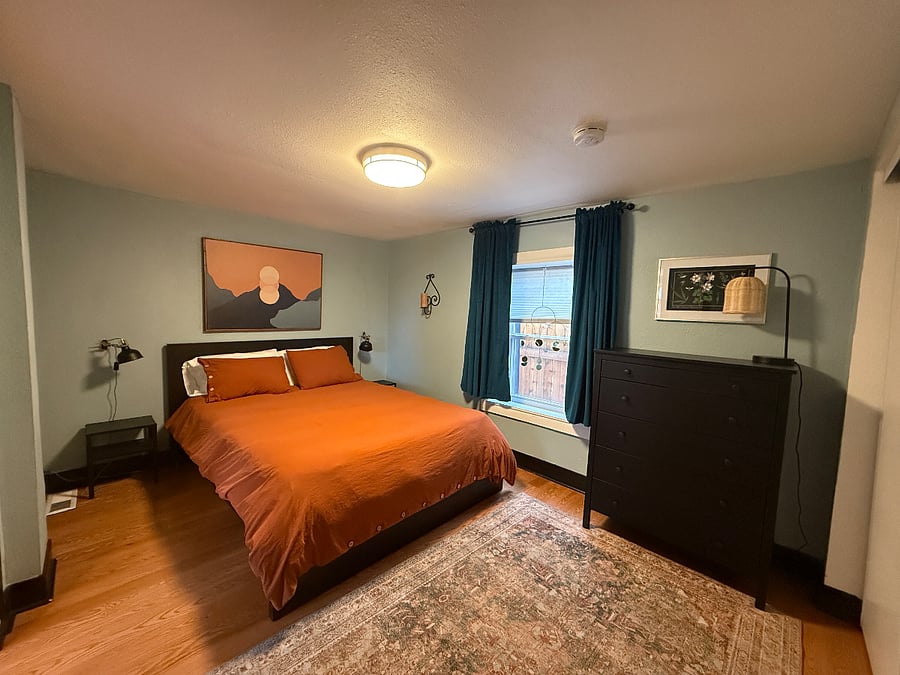Downstairs bedroom
