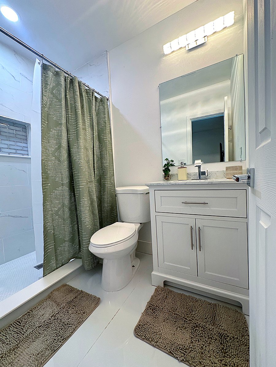 Full Bathroom